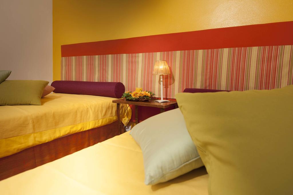 Antico Granaione Bed & Breakfast Rapolano Terme Room photo